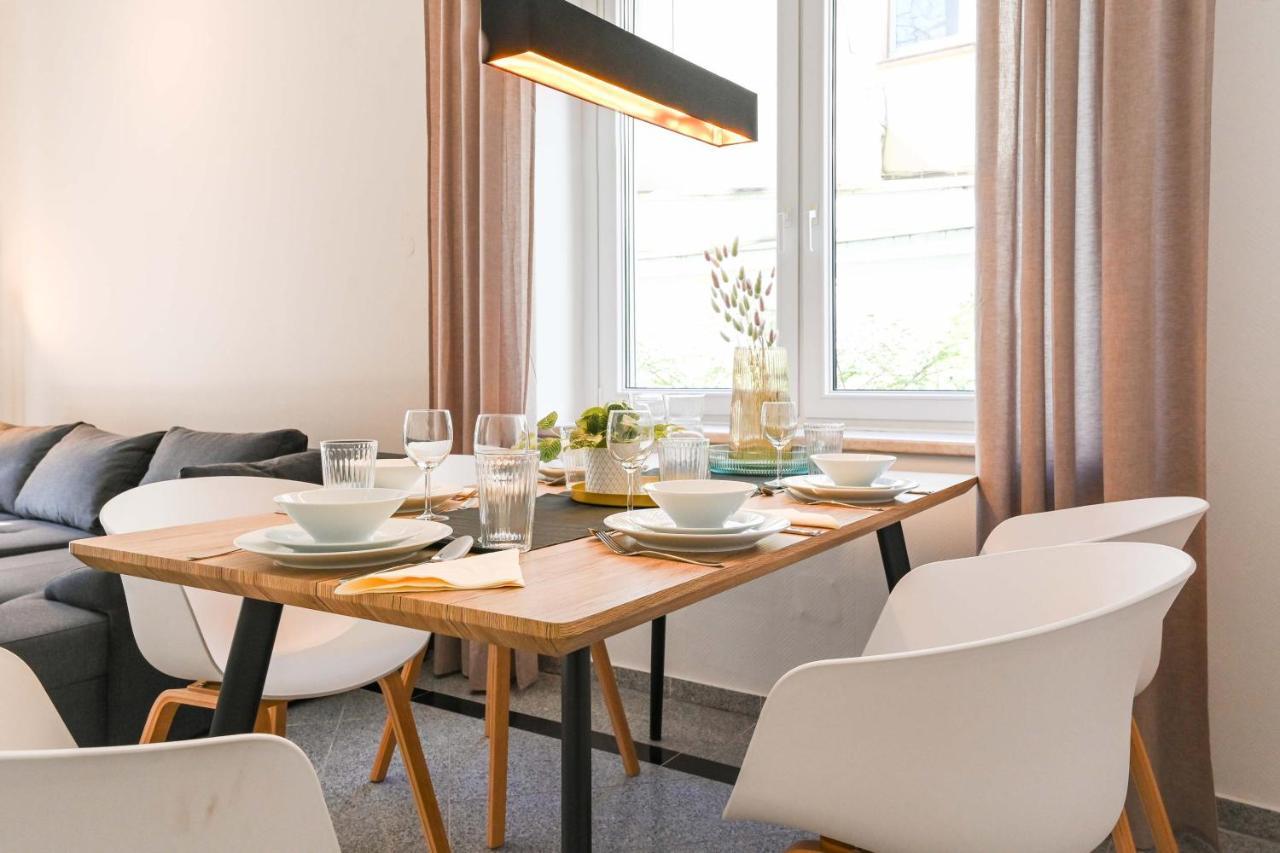 120Qm Denkmal Apartment In Krefeld Mit Stuck Und Garten - Beuys Apartments - เครเฟลด์ ภายนอก รูปภาพ