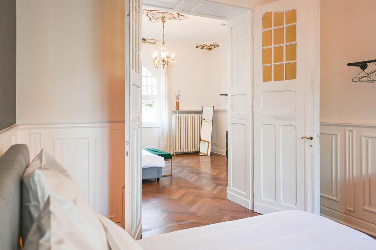 120Qm Denkmal Apartment In Krefeld Mit Stuck Und Garten - Beuys Apartments - เครเฟลด์ ภายนอก รูปภาพ